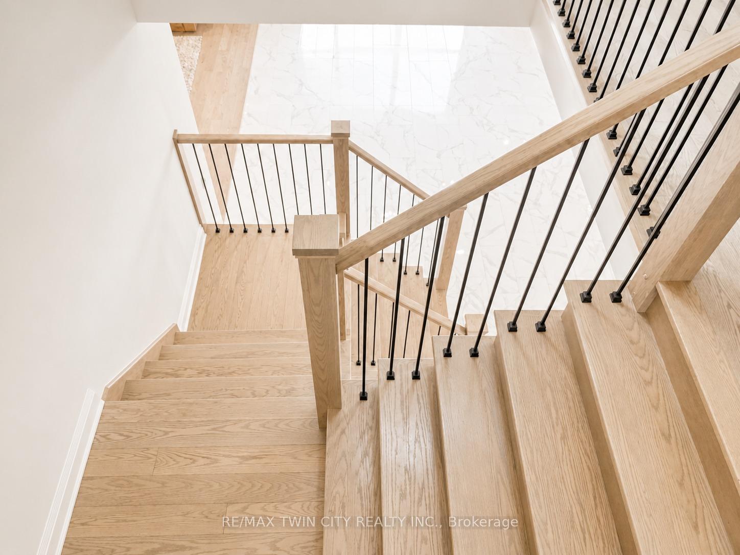 Photo 15 of 514 Bridgemill Crescent, Kitchener, Grand River South — HOMEH