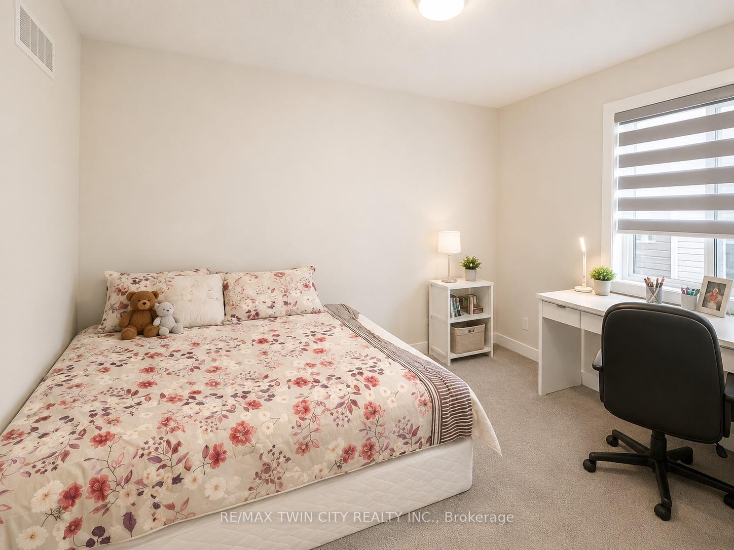 Photo 16 of 514 Bridgemill Crescent, Kitchener, Grand River South — HOMEH