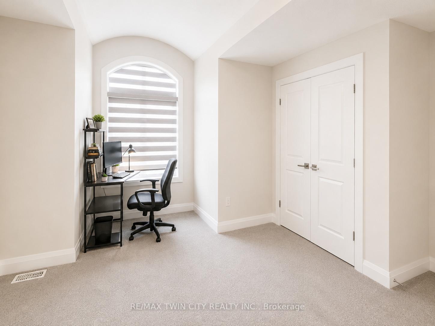 Photo 18 of 514 Bridgemill Crescent, Kitchener, Grand River South — HOMEH