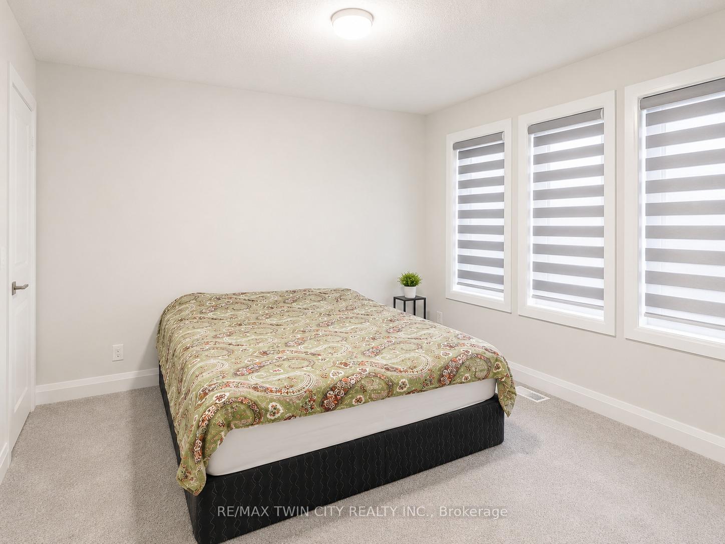 Photo 21 of 514 Bridgemill Crescent, Kitchener, Grand River South — HOMEH