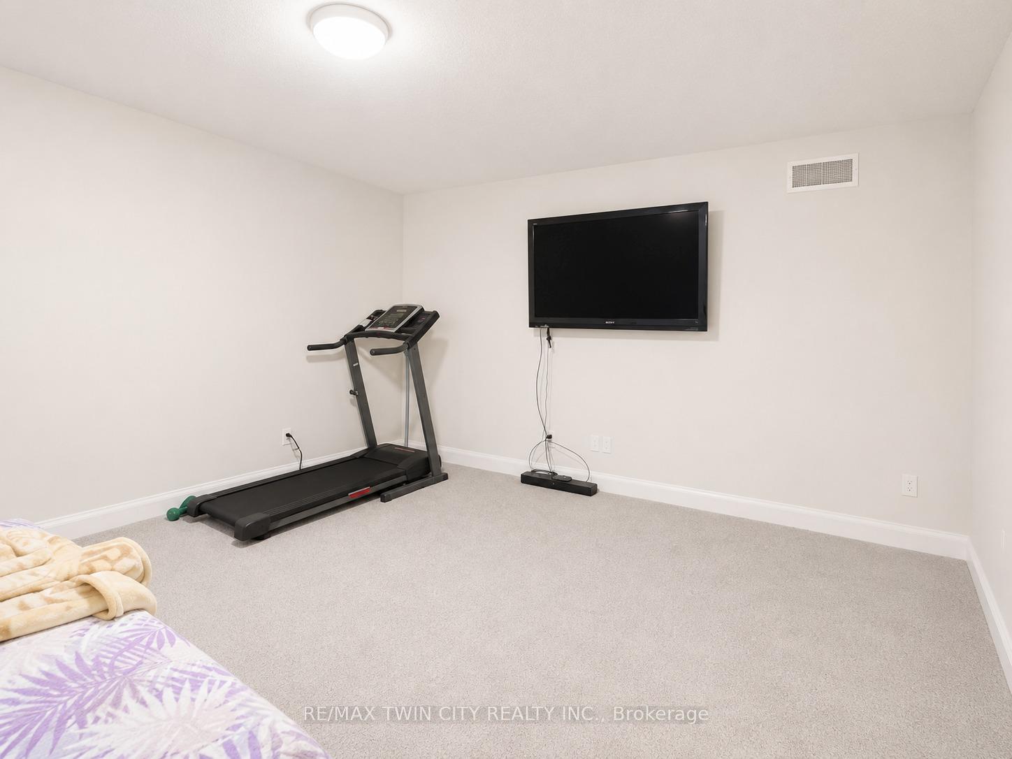 Photo 24 of 514 Bridgemill Crescent, Kitchener, Grand River South — HOMEH