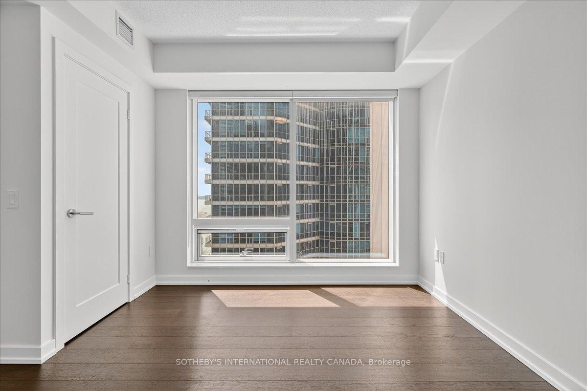 Photo 10 of Unit 2105, 10 York Street, Toronto, Waterfront Communities — HOMEH