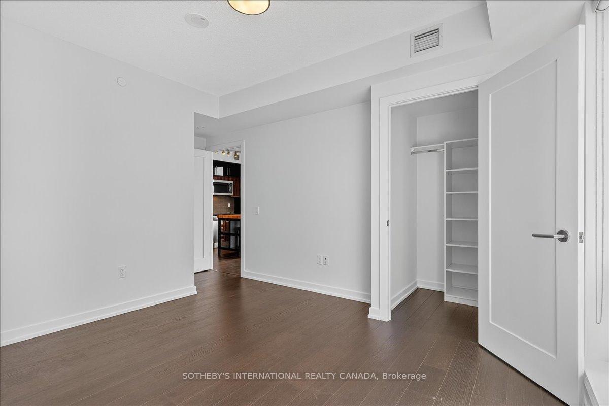 Photo 11 of Unit 2105, 10 York Street, Toronto, Waterfront Communities — HOMEH