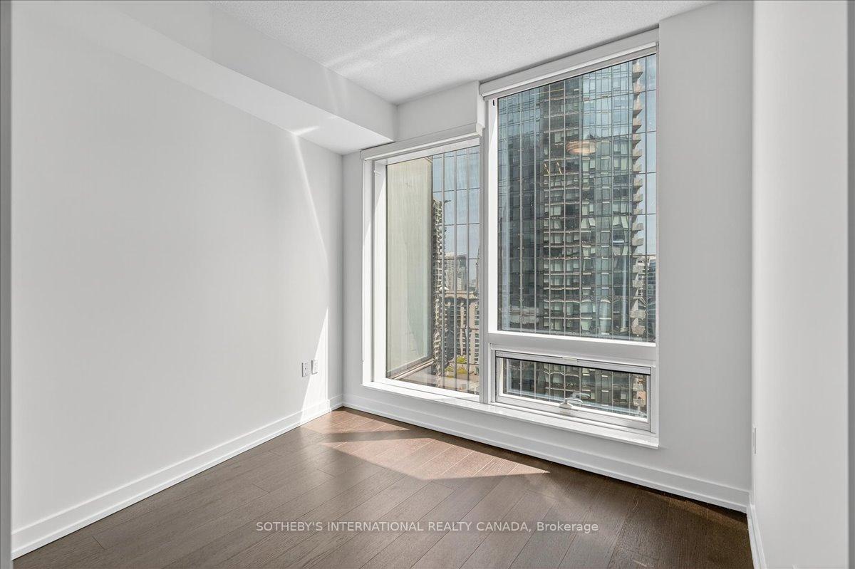 Photo 13 of Unit 2105, 10 York Street, Toronto, Waterfront Communities — HOMEH