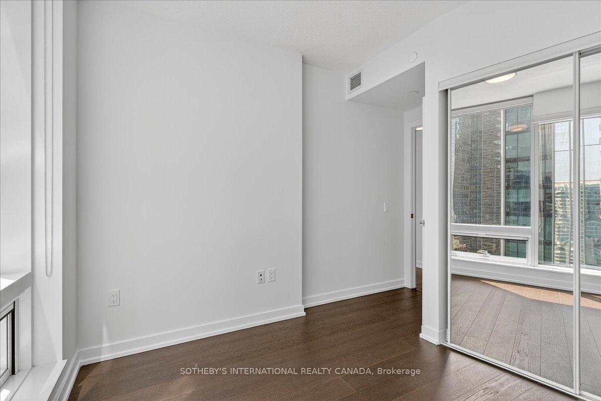 Photo 14 of Unit 2105, 10 York Street, Toronto, Waterfront Communities — HOMEH