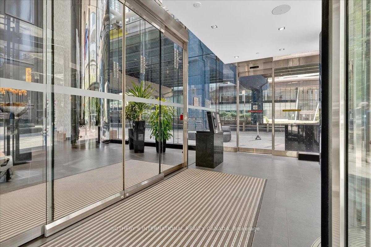Photo 22 of Unit 2105, 10 York Street, Toronto, Waterfront Communities — HOMEH