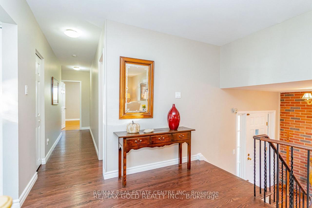 Photo 5 of 67 Cavendish Crescent, Brampton, Avondale — HOMEH