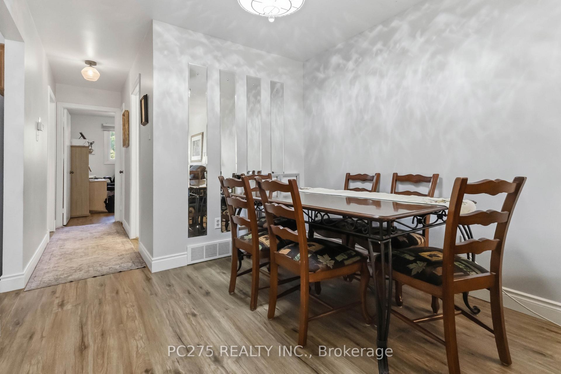 Photo 11 of 615 Deveron Crescent, London, South T — HOMEH