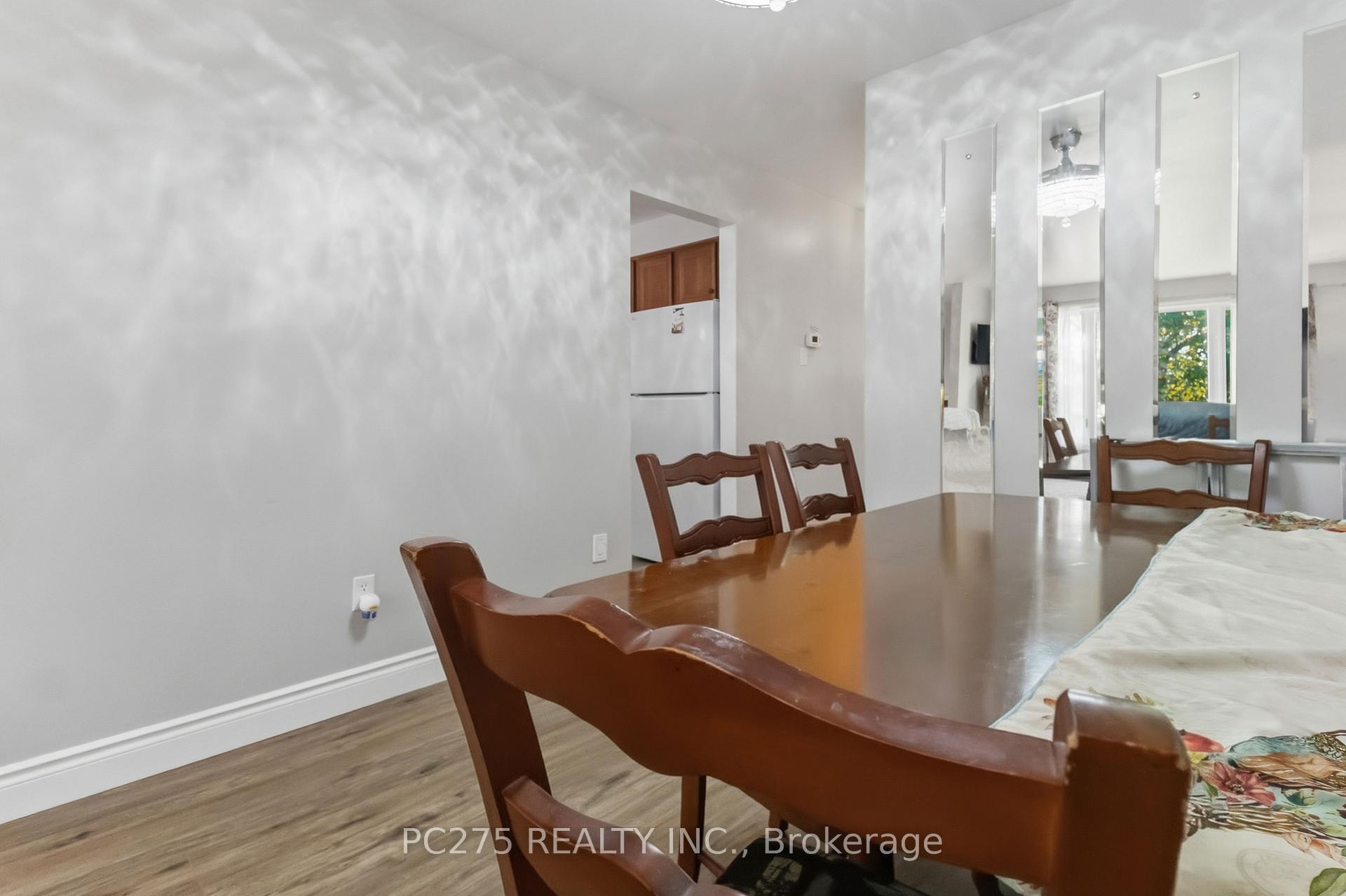Photo 12 of 615 Deveron Crescent, London, South T — HOMEH
