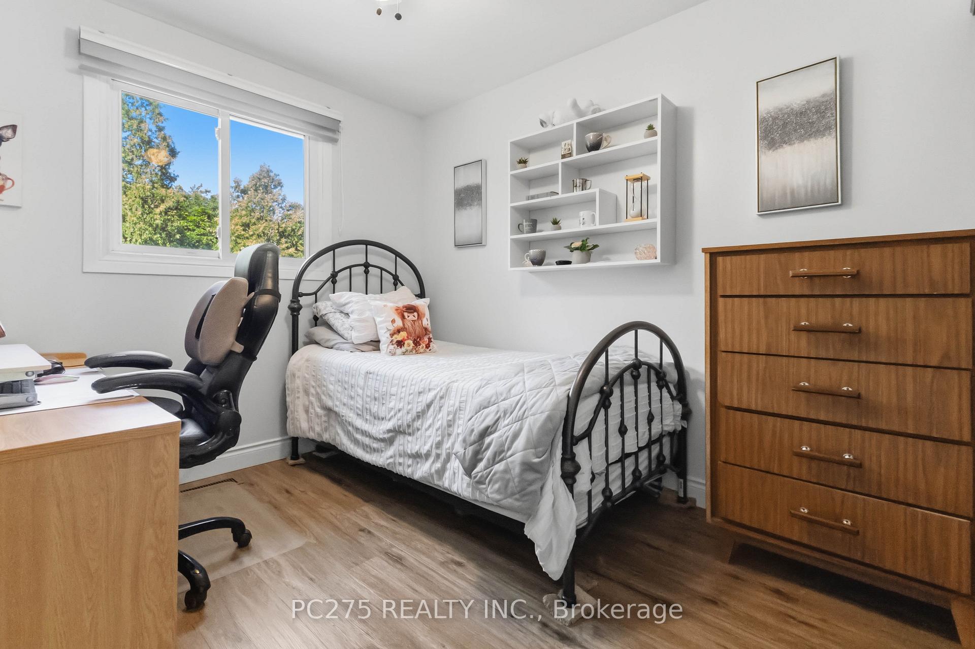 Photo 23 of 615 Deveron Crescent, London, South T — HOMEH