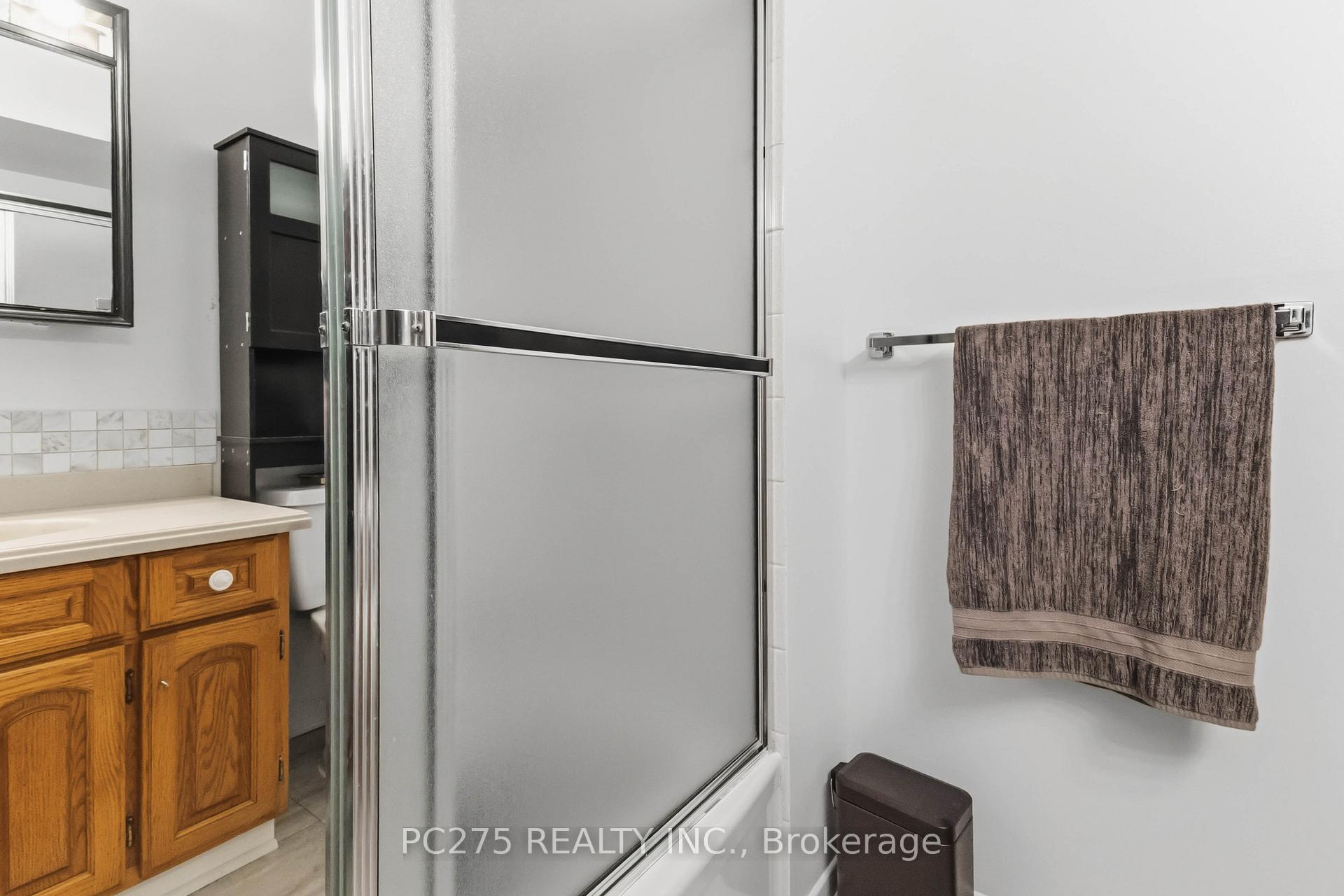 Photo 25 of 615 Deveron Crescent, London, South T — HOMEH