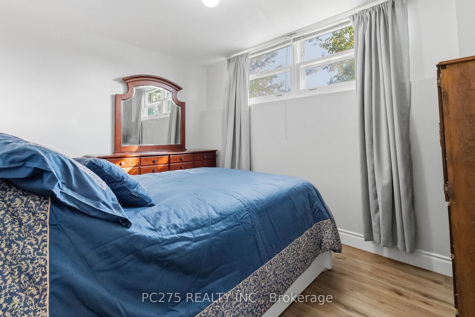 Photo 31 of 615 Deveron Crescent, London, South T — HOMEH