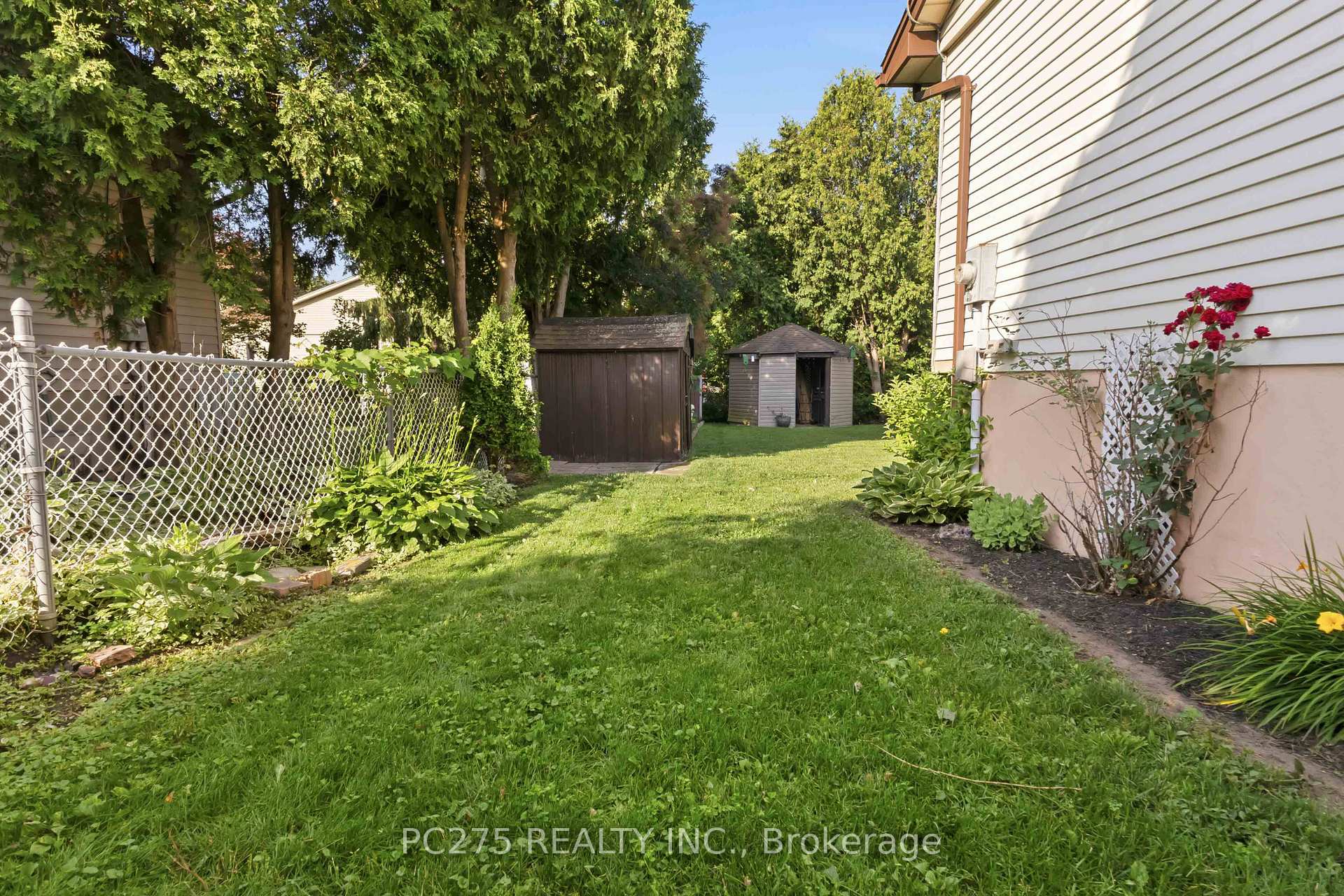 Photo 37 of 615 Deveron Crescent, London, South T — HOMEH