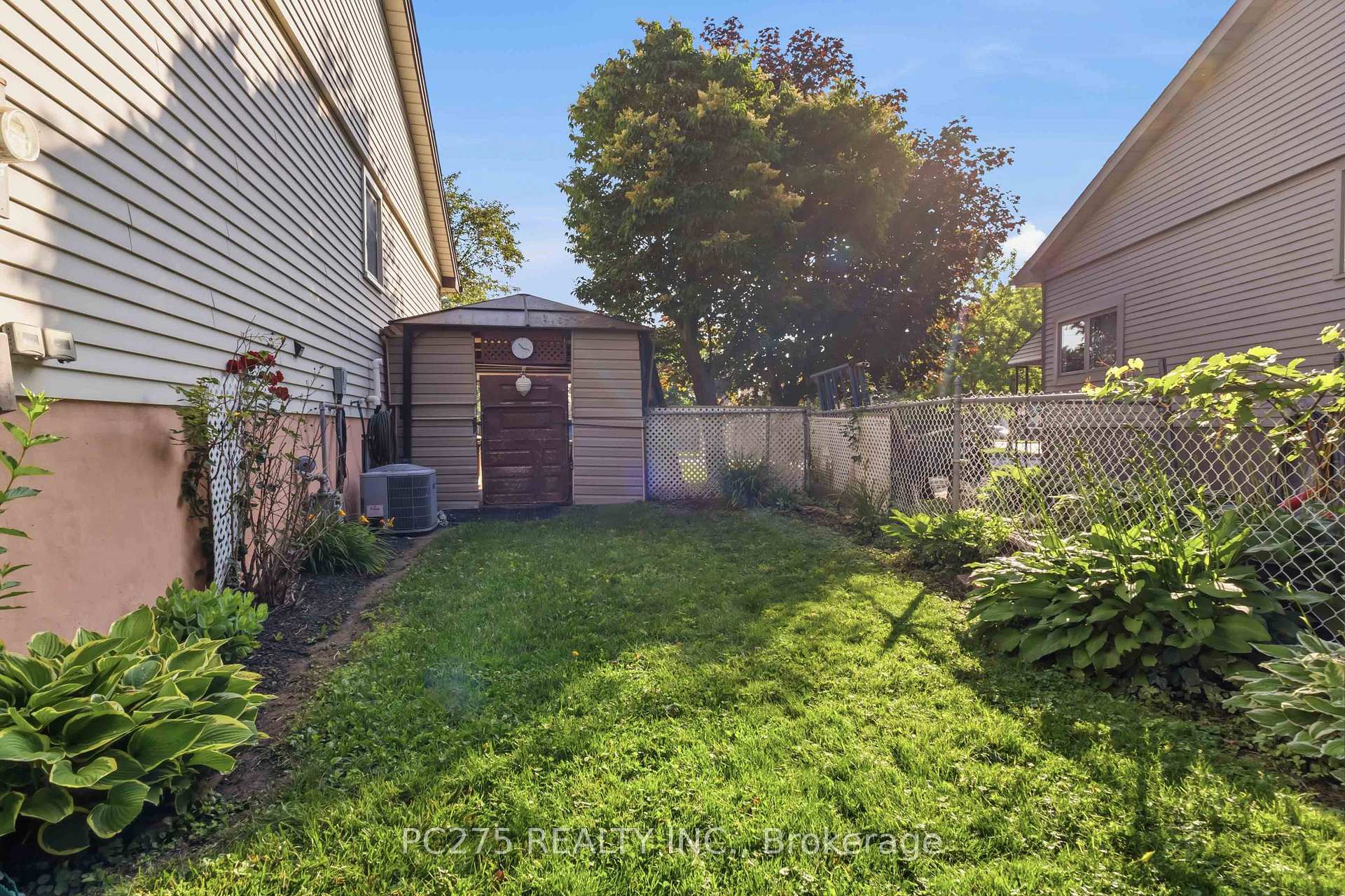 Photo 40 of 615 Deveron Crescent, London, South T — HOMEH