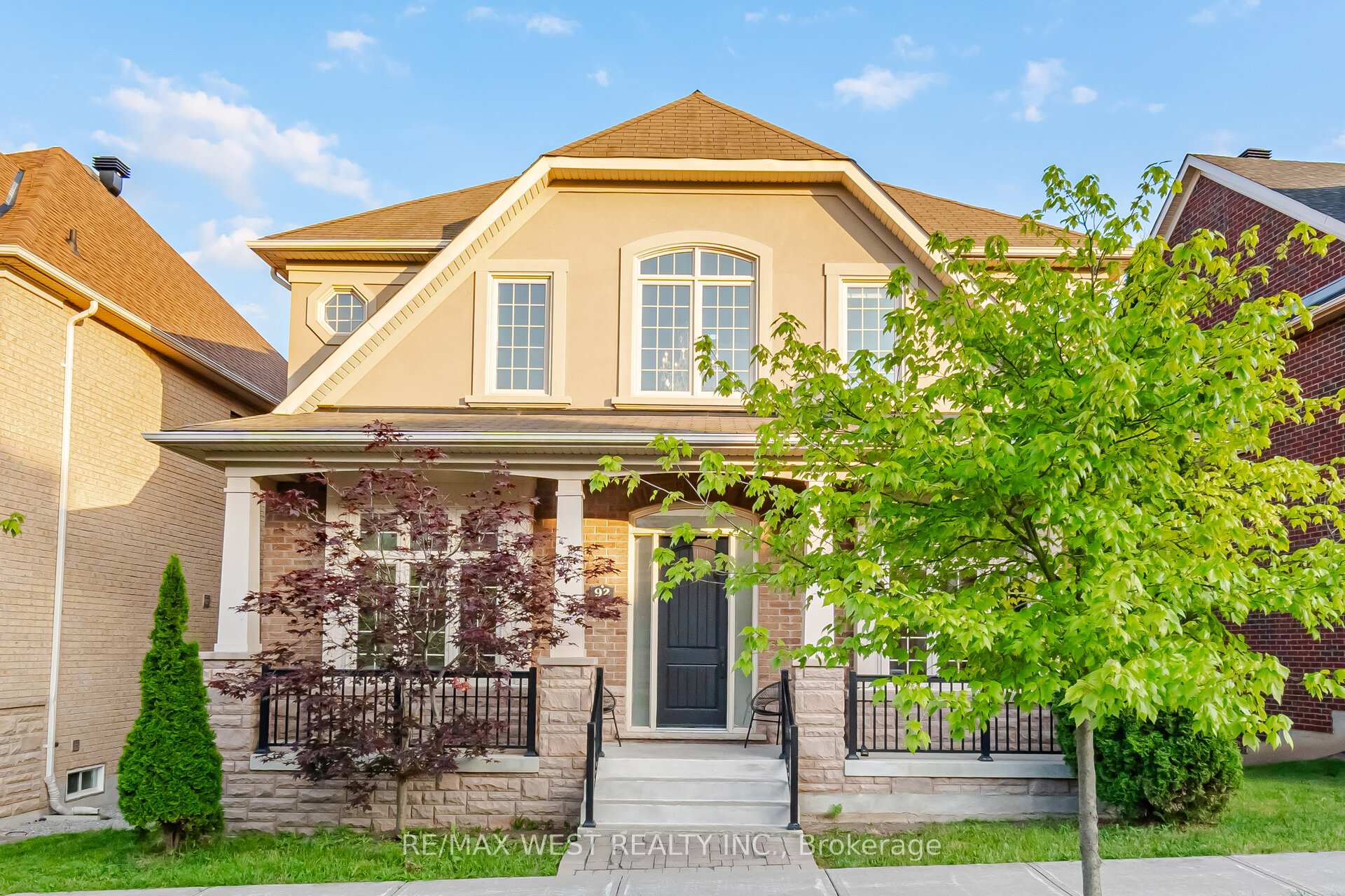 Photo 2 of 92 Glengordon Crescent, Markham, Angus Glen — HOMEH