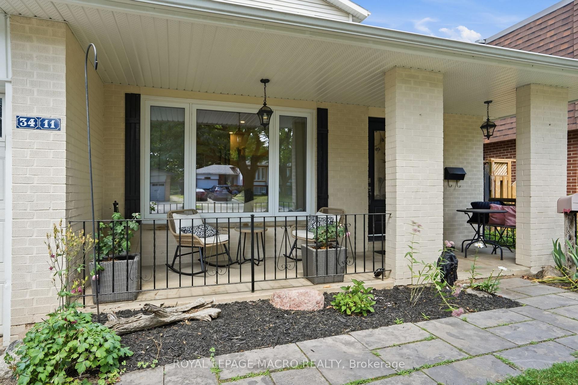 Photo 4 of 3411 Lansdown Drive, Burlington, Palmer — HOMEH