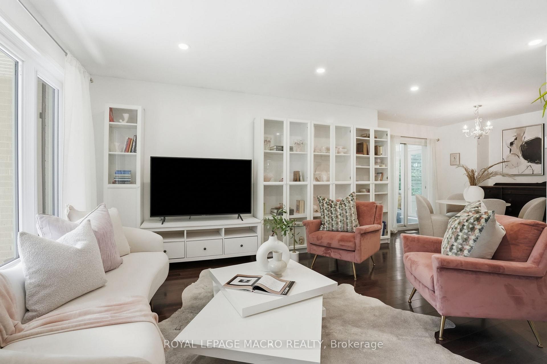 Photo 7 of 3411 Lansdown Drive, Burlington, Palmer — HOMEH