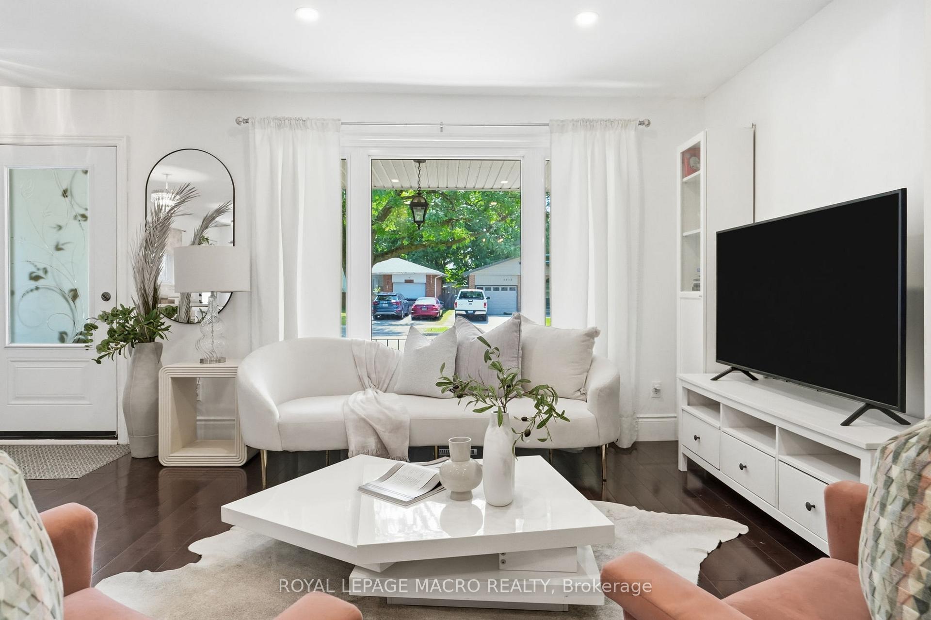 Photo 8 of 3411 Lansdown Drive, Burlington, Palmer — HOMEH