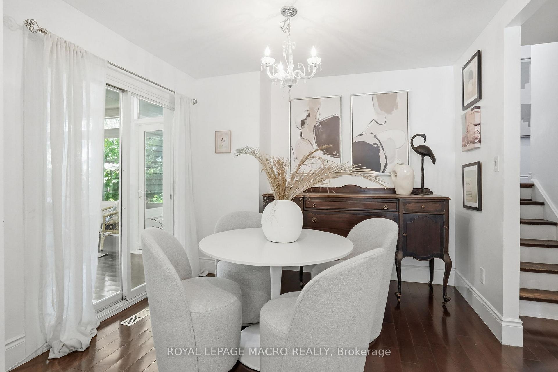 Photo 10 of 3411 Lansdown Drive, Burlington, Palmer — HOMEH