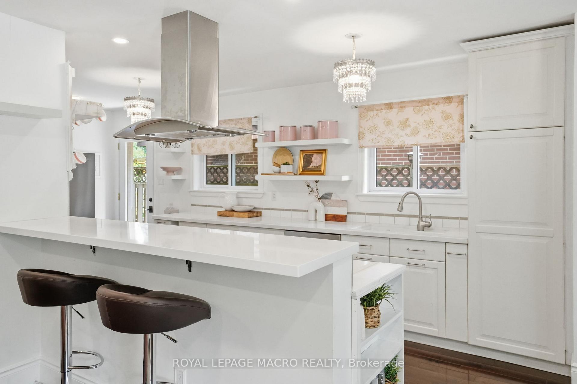 Photo 12 of 3411 Lansdown Drive, Burlington, Palmer — HOMEH