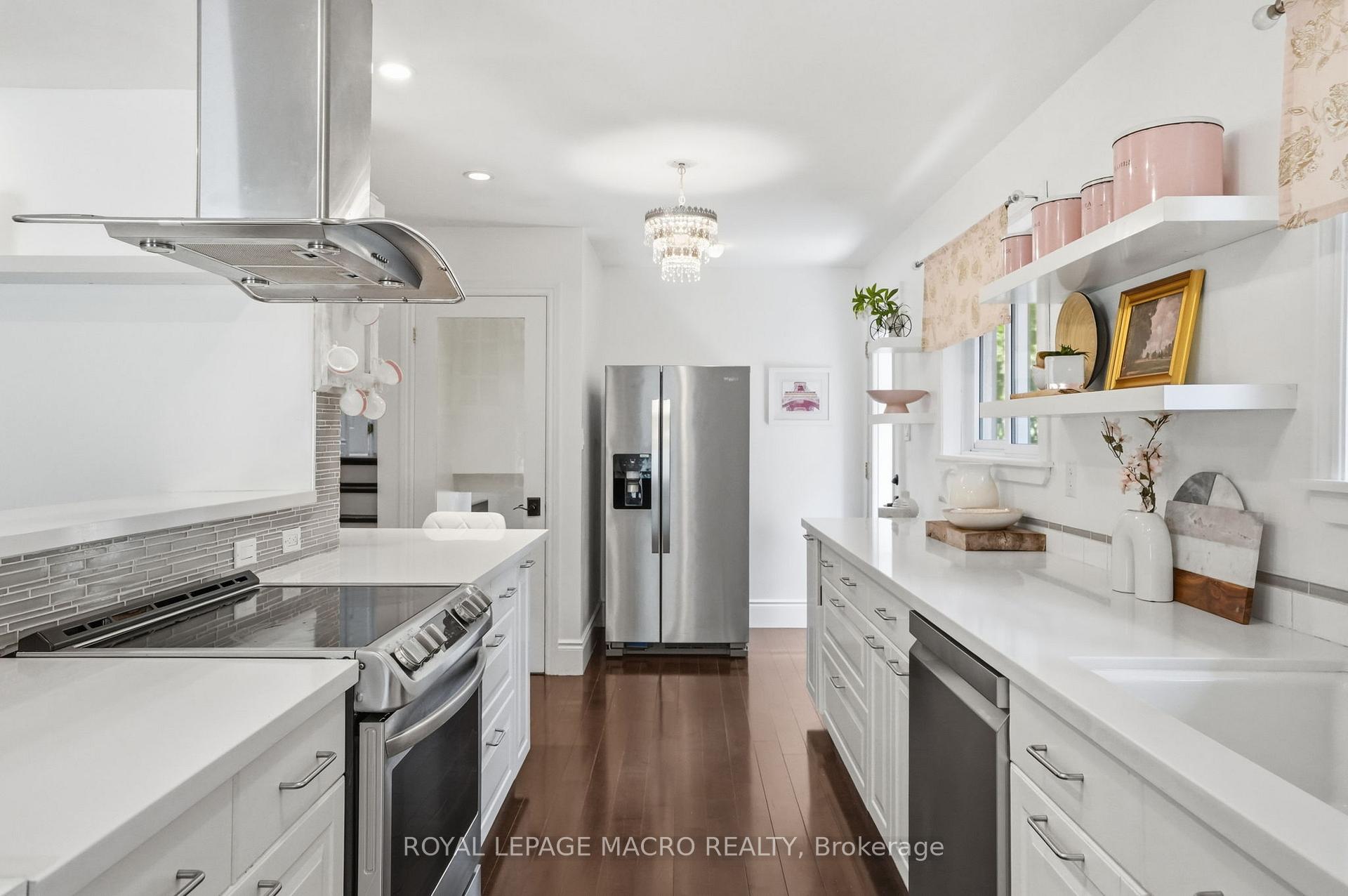 Photo 13 of 3411 Lansdown Drive, Burlington, Palmer — HOMEH