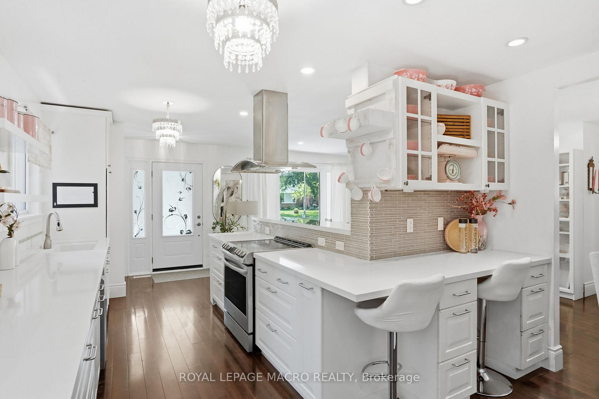 Photo 14 of 3411 Lansdown Drive, Burlington, Palmer — HOMEH