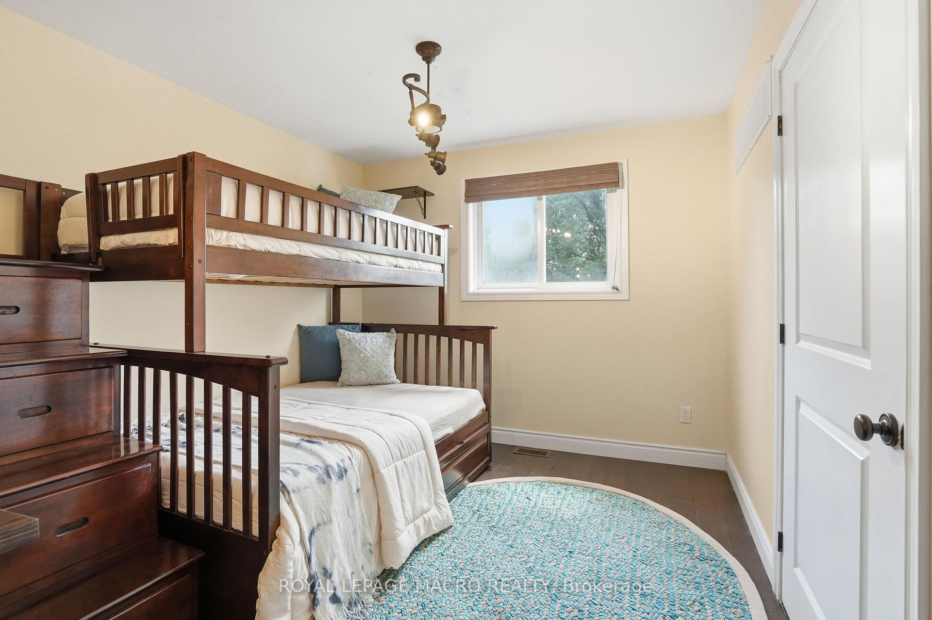 Photo 22 of 3411 Lansdown Drive, Burlington, Palmer — HOMEH