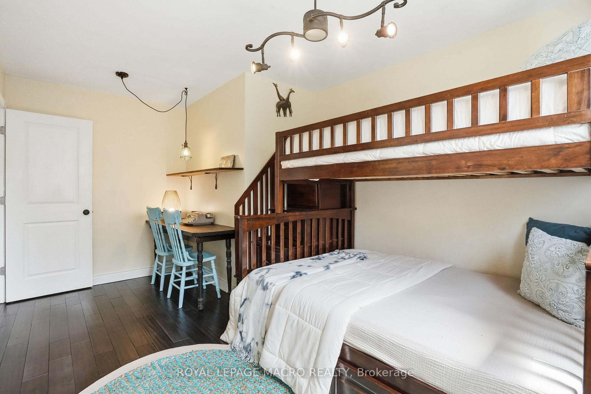 Photo 23 of 3411 Lansdown Drive, Burlington, Palmer — HOMEH