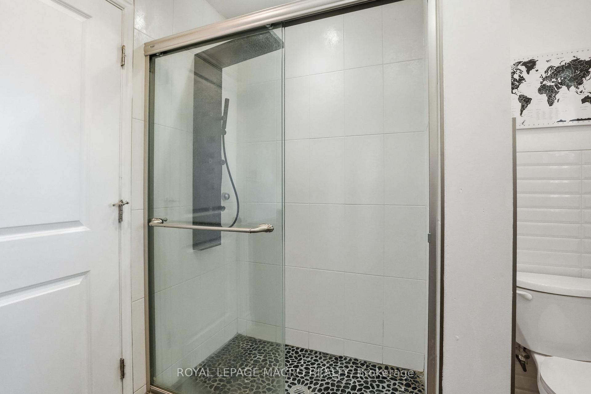 Photo 27 of 3411 Lansdown Drive, Burlington, Palmer — HOMEH