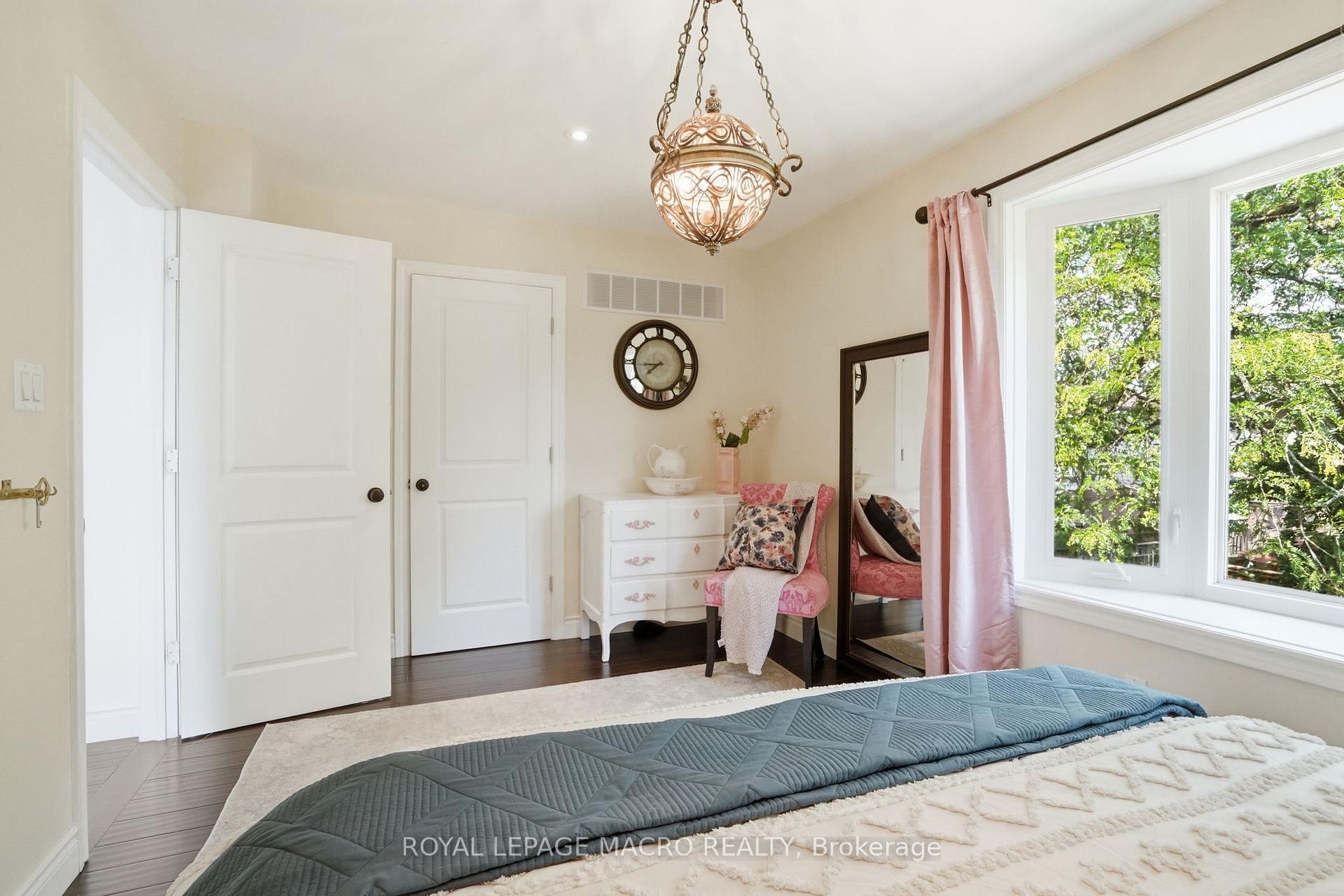 Photo 29 of 3411 Lansdown Drive, Burlington, Palmer — HOMEH