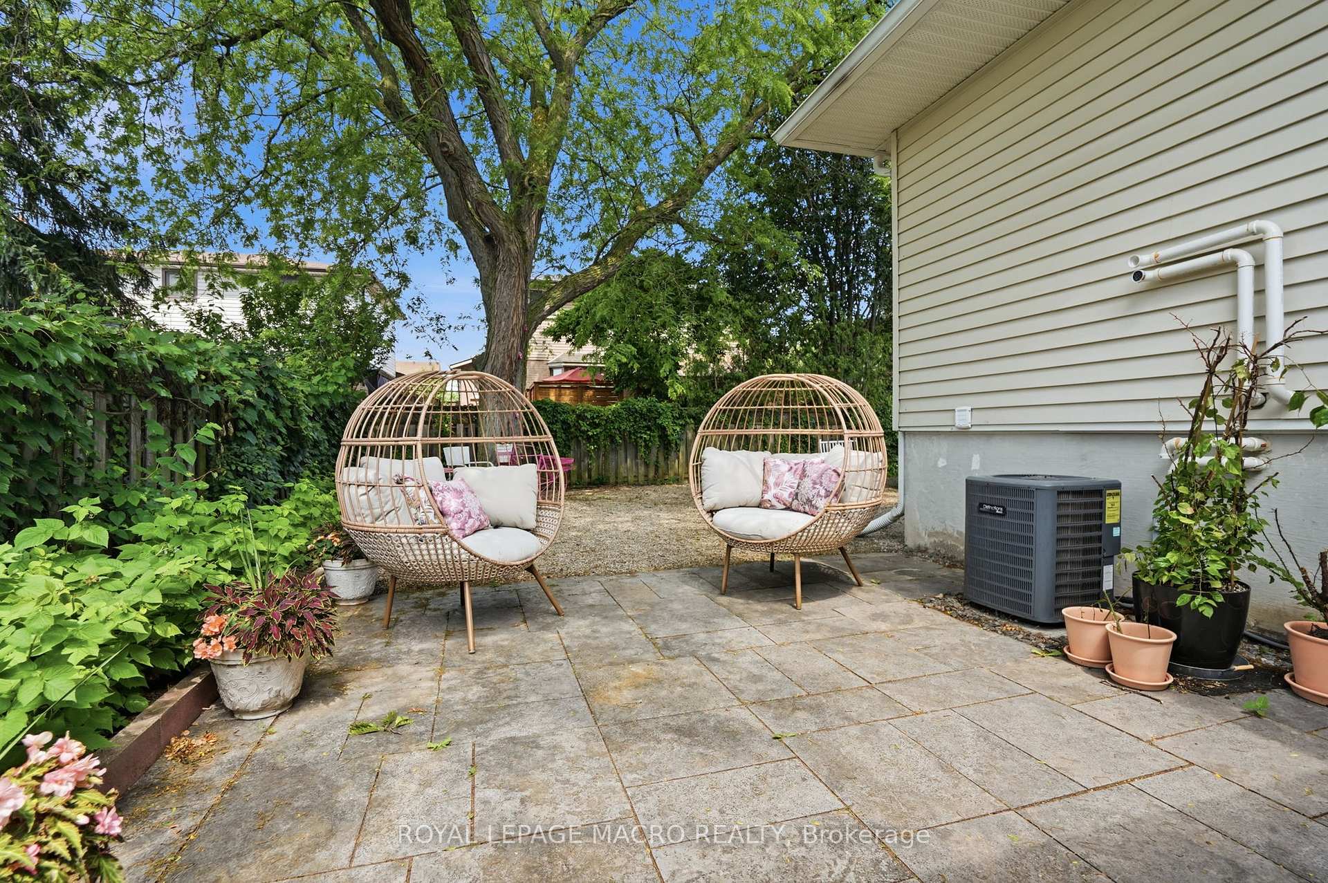 Photo 35 of 3411 Lansdown Drive, Burlington, Palmer — HOMEH
