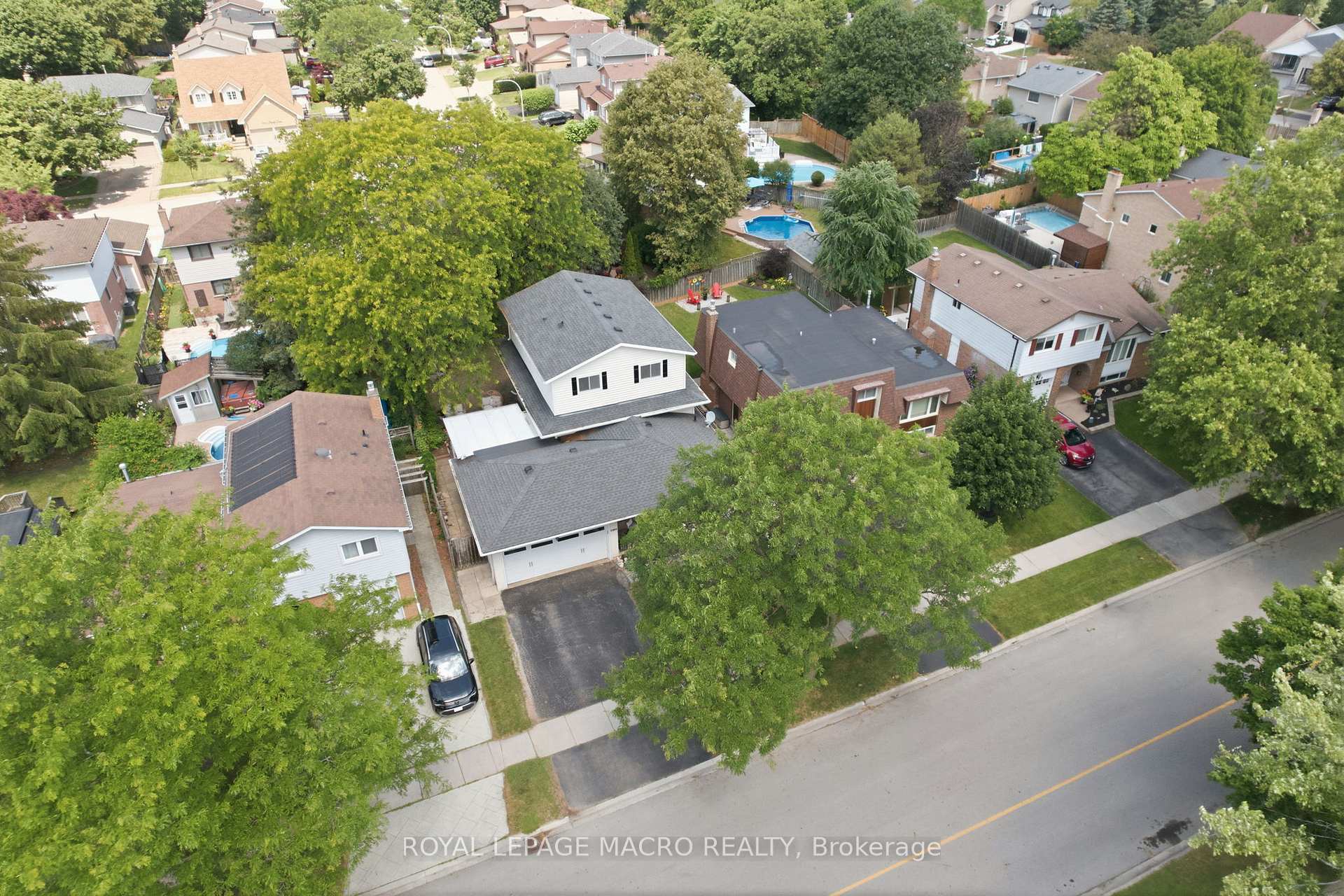 Photo 41 of 3411 Lansdown Drive, Burlington, Palmer — HOMEH