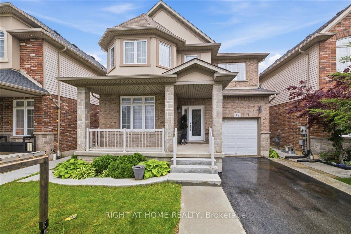 Photo 3 of 15 Willowbanks Terrace, Hamilton, Lakeshore — HOMEH