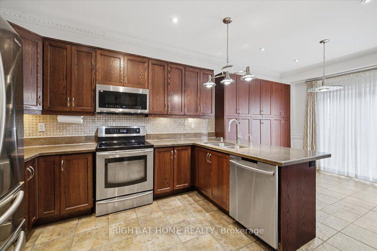 Photo 9 of 15 Willowbanks Terrace, Hamilton, Lakeshore — HOMEH