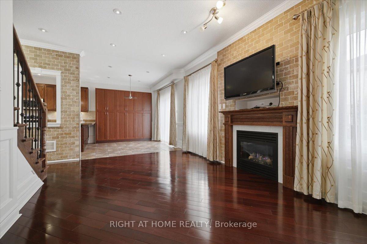 Photo 10 of 15 Willowbanks Terrace, Hamilton, Lakeshore — HOMEH