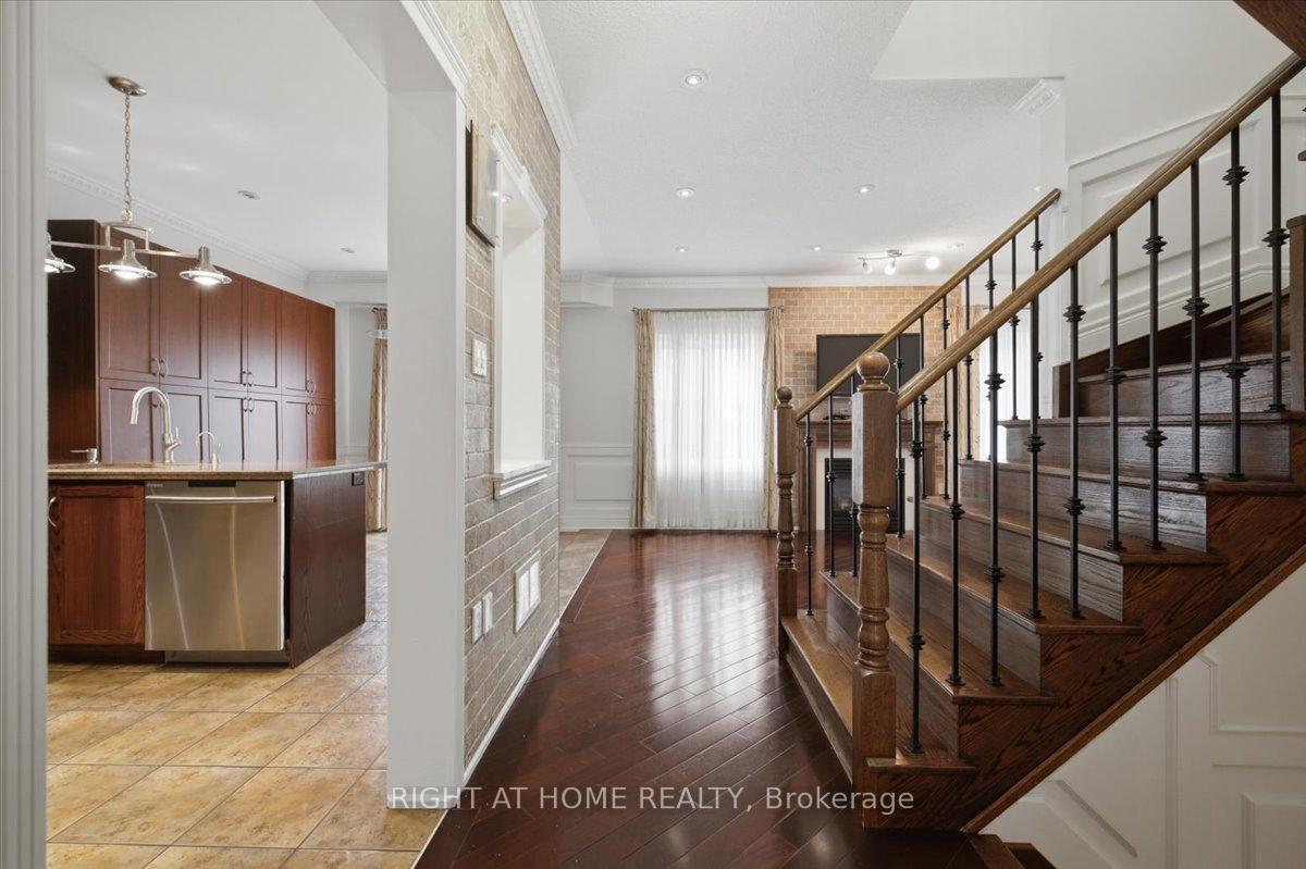 Photo 14 of 15 Willowbanks Terrace, Hamilton, Lakeshore — HOMEH