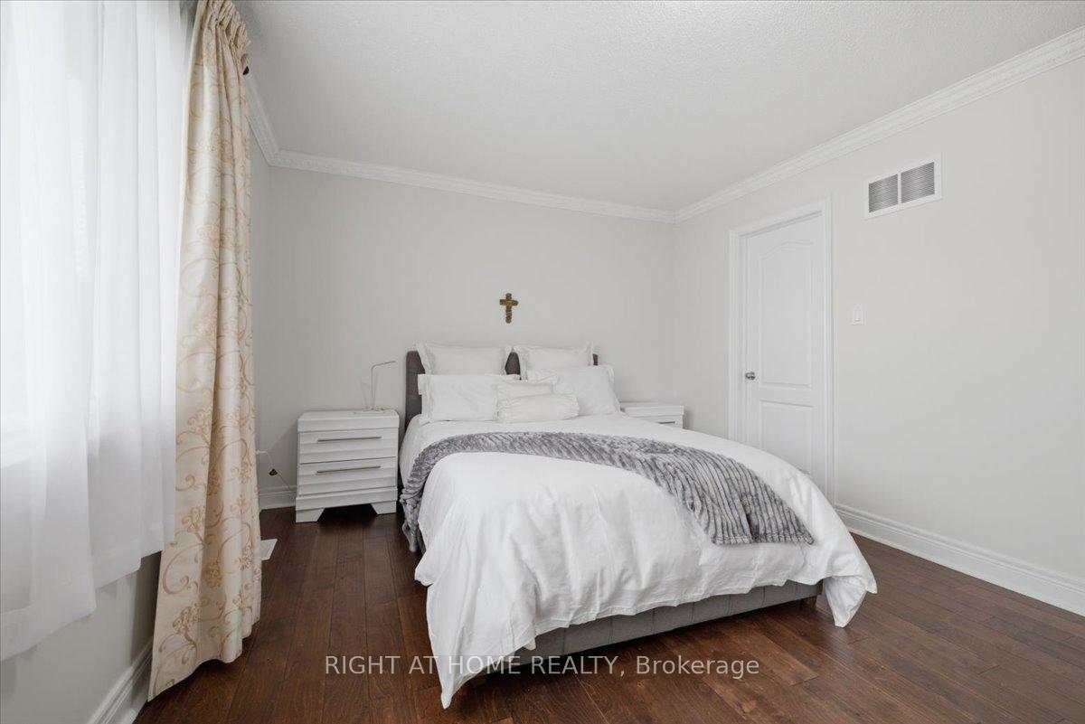 Photo 16 of 15 Willowbanks Terrace, Hamilton, Lakeshore — HOMEH
