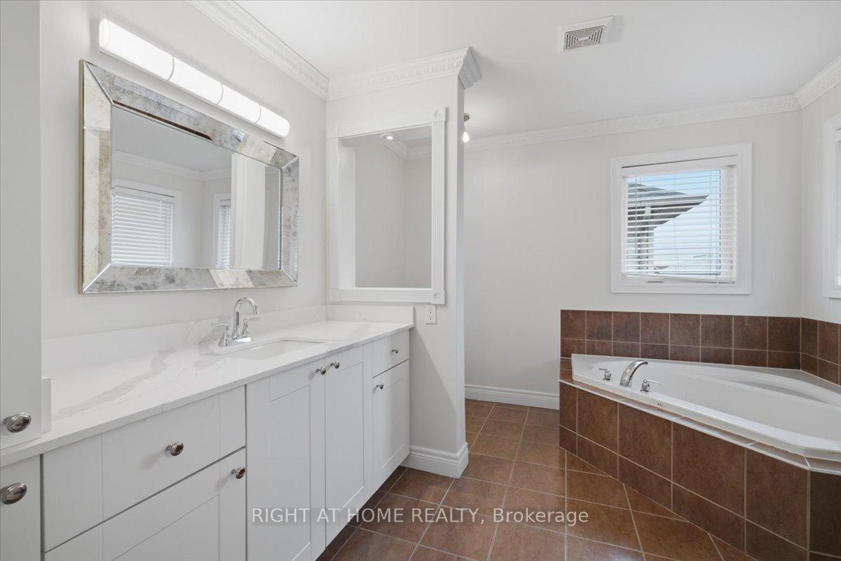 Photo 19 of 15 Willowbanks Terrace, Hamilton, Lakeshore — HOMEH
