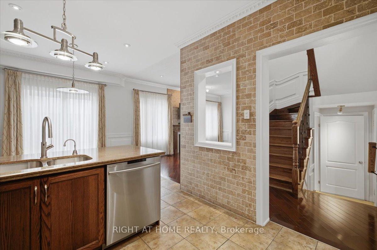 Photo 23 of 15 Willowbanks Terrace, Hamilton, Lakeshore — HOMEH