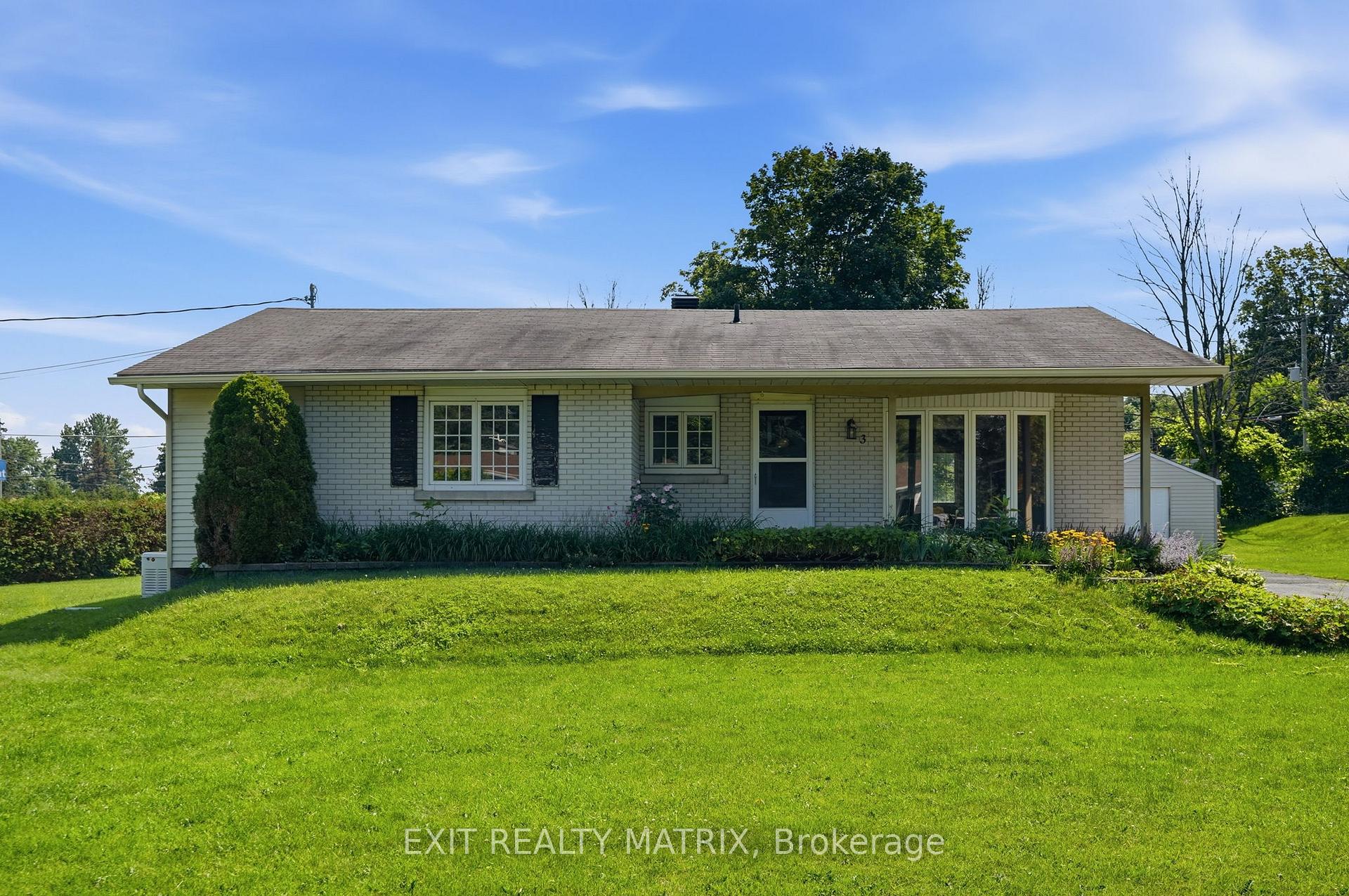 Photo 1 of 3 Hillview Circle, Champlain, Vankleek Hill — HOMEH