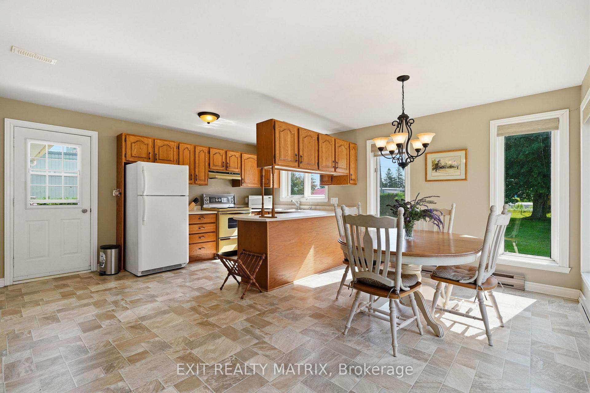 Photo 9 of 3 Hillview Circle, Champlain, Vankleek Hill — HOMEH