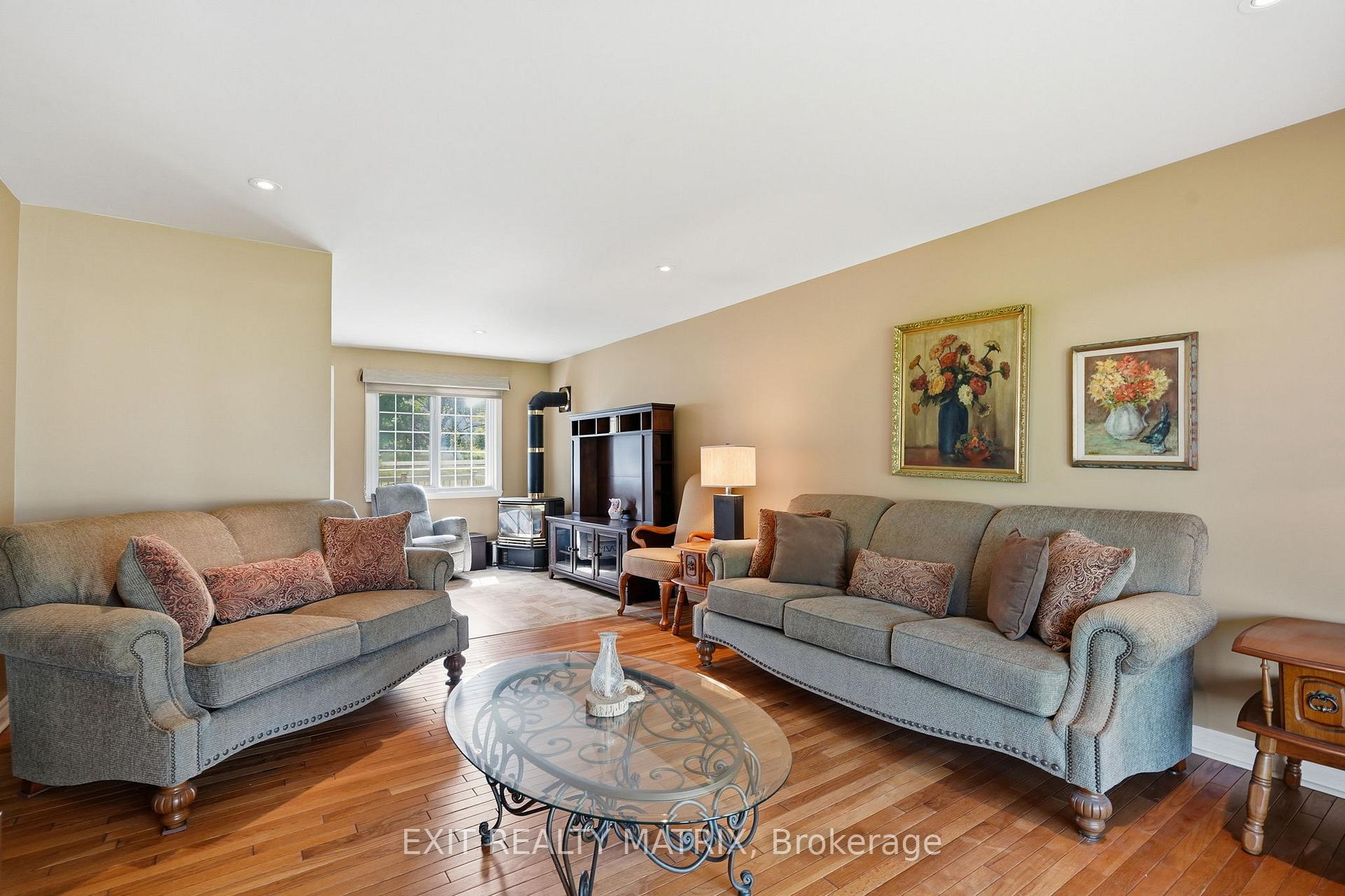 Photo 6 of 3 Hillview Circle, Champlain, Vankleek Hill — HOMEH