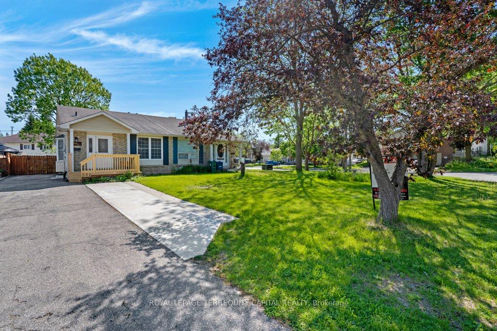 Photo 2 of Unit B, 101 Northlake Place, Waterloo, North Lakeshore — HOMEH