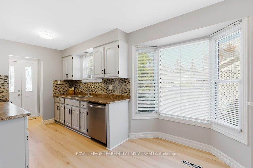 Photo 8 of Unit B, 101 Northlake Place, Waterloo, North Lakeshore — HOMEH