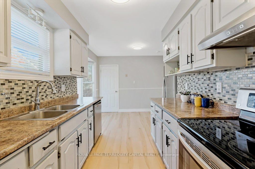 Photo 9 of Unit B, 101 Northlake Place, Waterloo, North Lakeshore — HOMEH