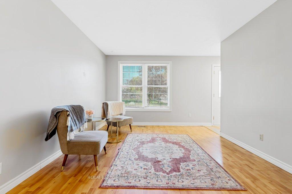 Photo 12 of Unit B, 101 Northlake Place, Waterloo, North Lakeshore — HOMEH