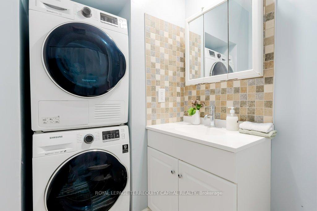 Photo 18 of Unit B, 101 Northlake Place, Waterloo, North Lakeshore — HOMEH