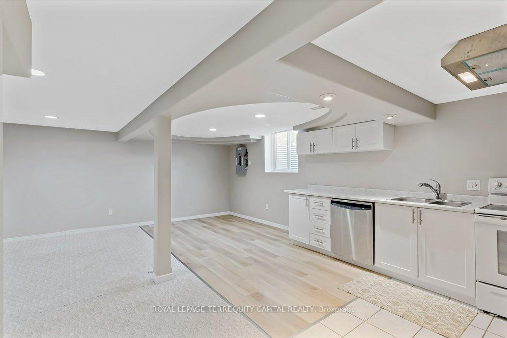 Photo 26 of Unit B, 101 Northlake Place, Waterloo, North Lakeshore — HOMEH