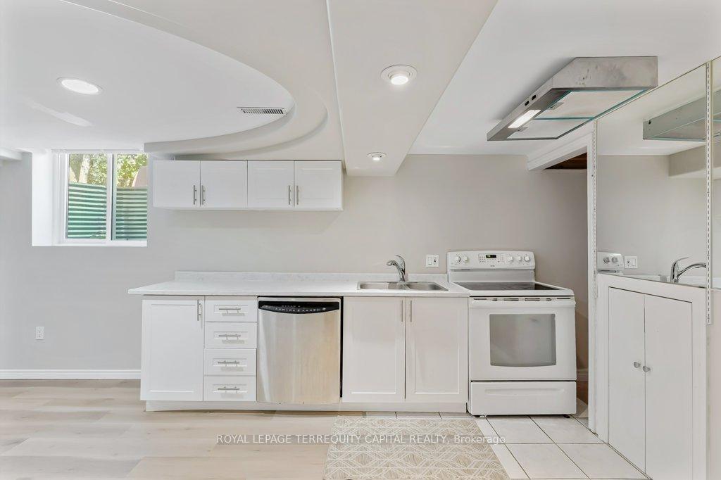 Photo 27 of Unit B, 101 Northlake Place, Waterloo, North Lakeshore — HOMEH