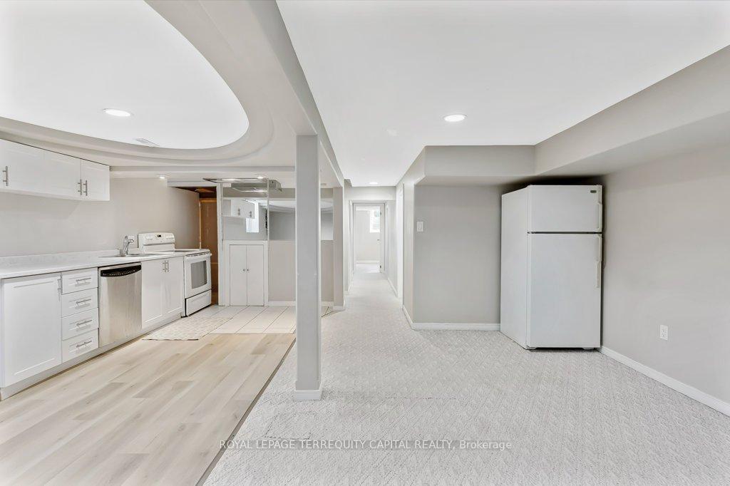 Photo 31 of Unit B, 101 Northlake Place, Waterloo, North Lakeshore — HOMEH